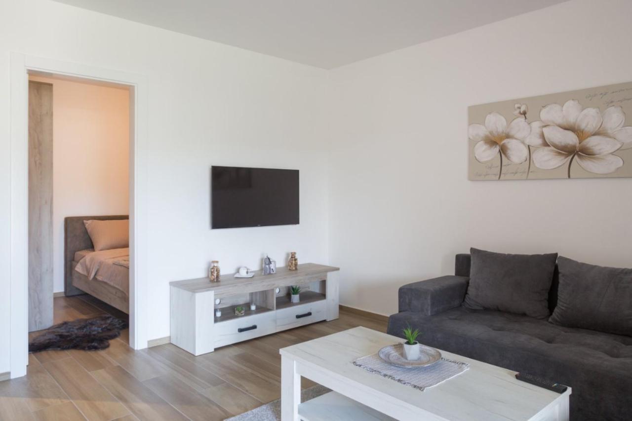 Aqualux Apartments Vrdnik Exterior photo